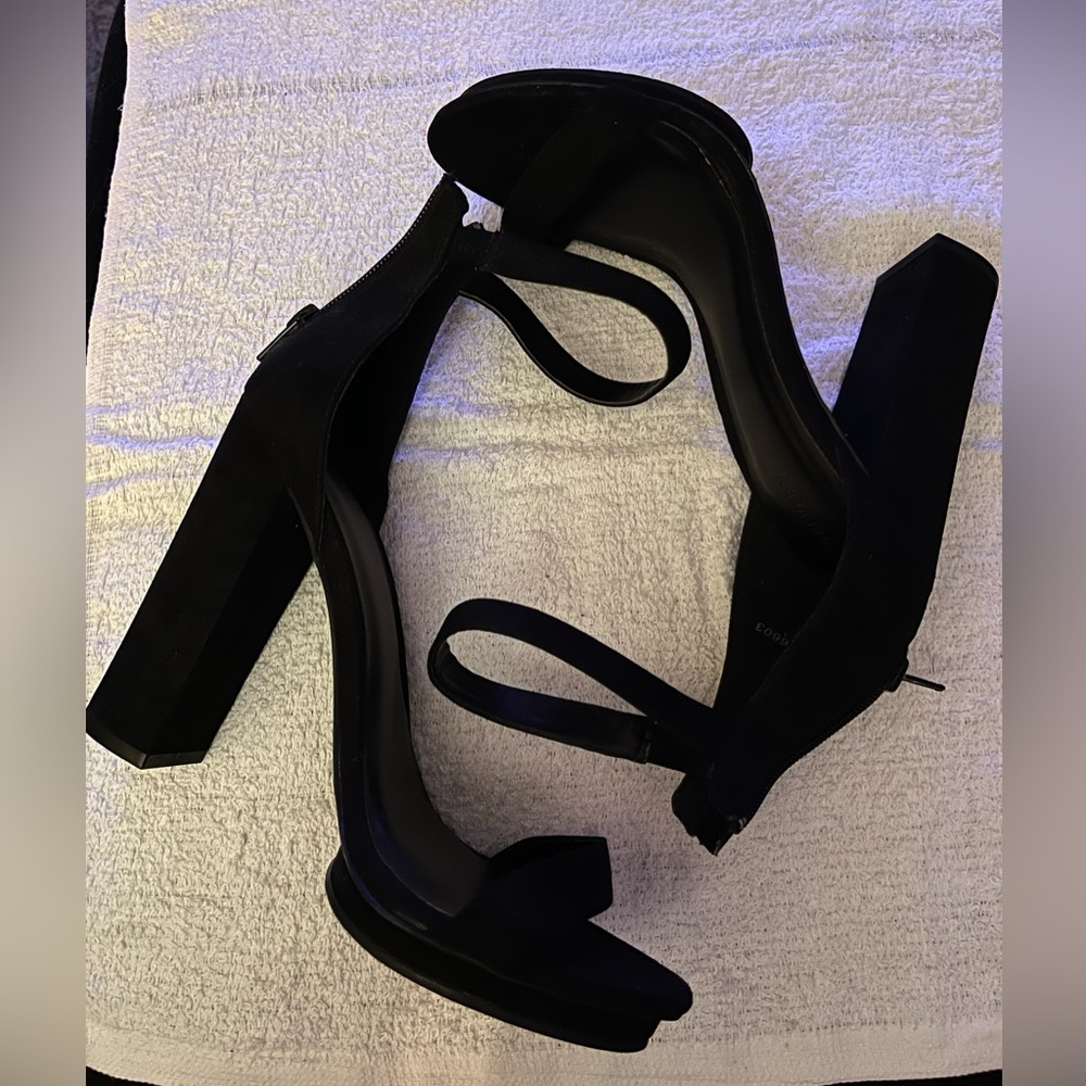 Forever 21 Elegant Strappy Black Women's Heels
